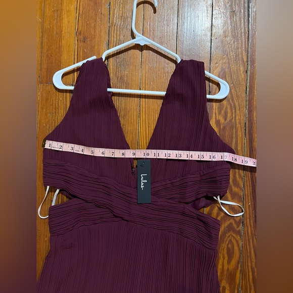 NWT | Lulus | Burgundy Pleated Maxi Dress - Picture 3 of 5